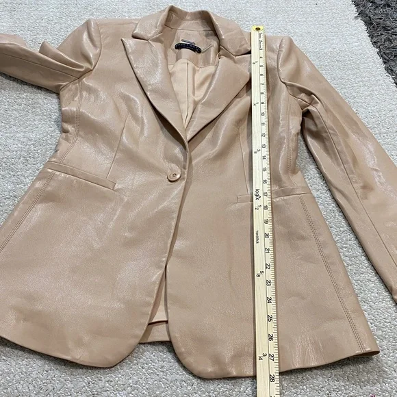 Alice + Olivia Women’s Almond Faux Leather Jacket Size 4 - Picture 12 of 16